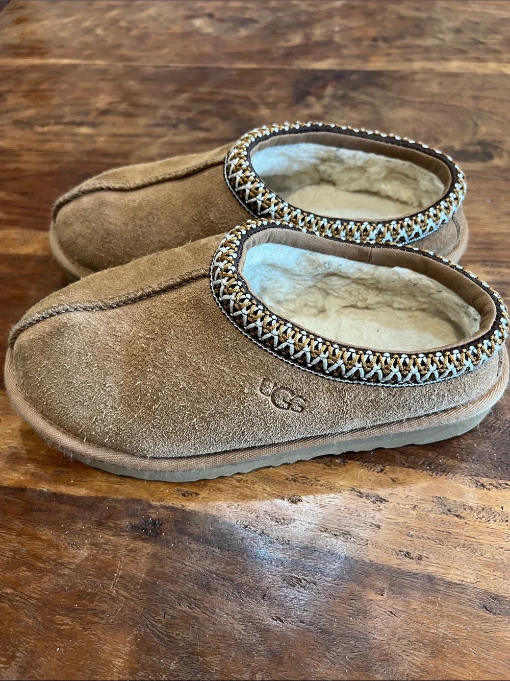 Kids UGG Chestnut Tasman slippers